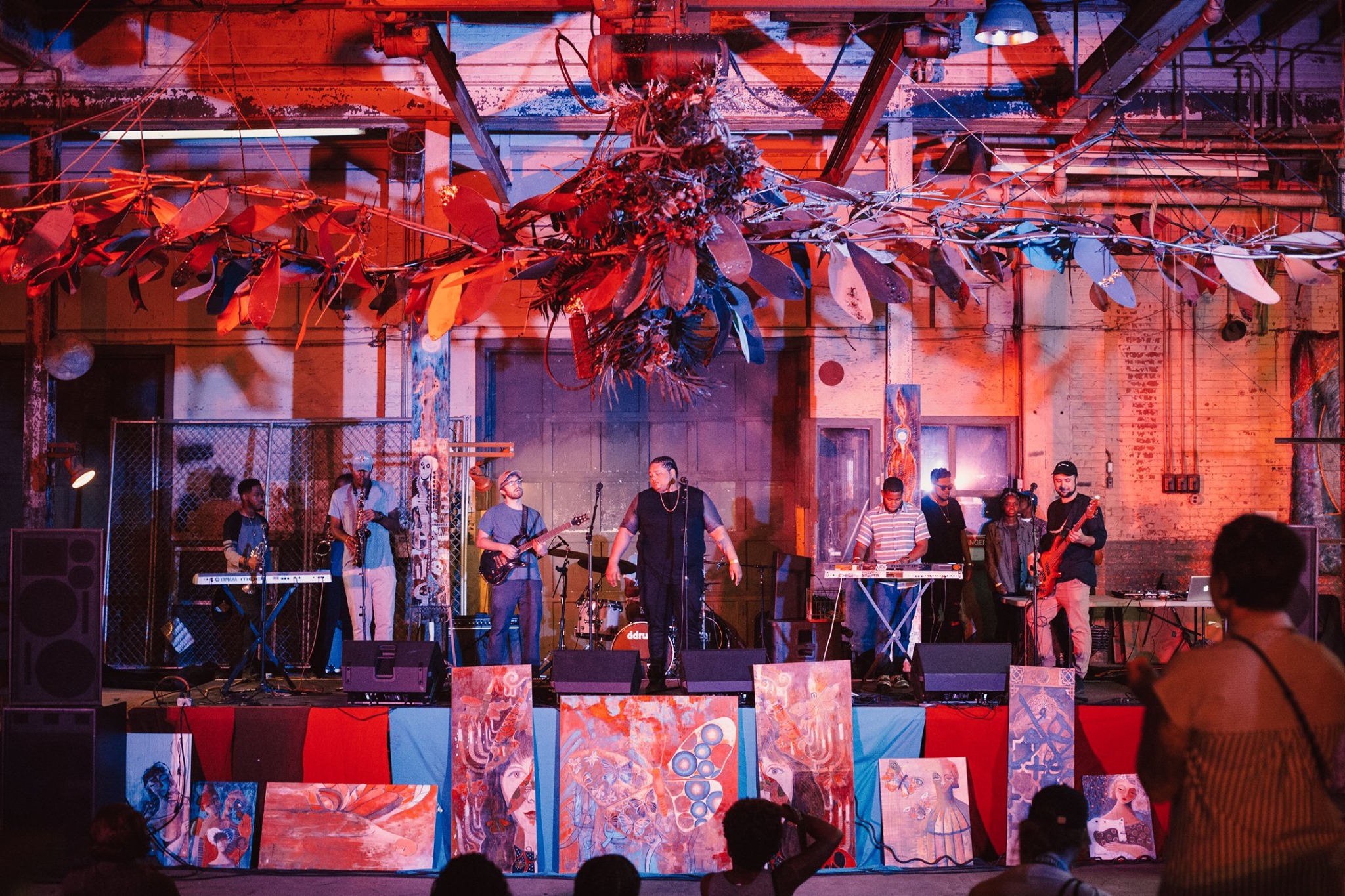 stage-performers-2 Live Music
